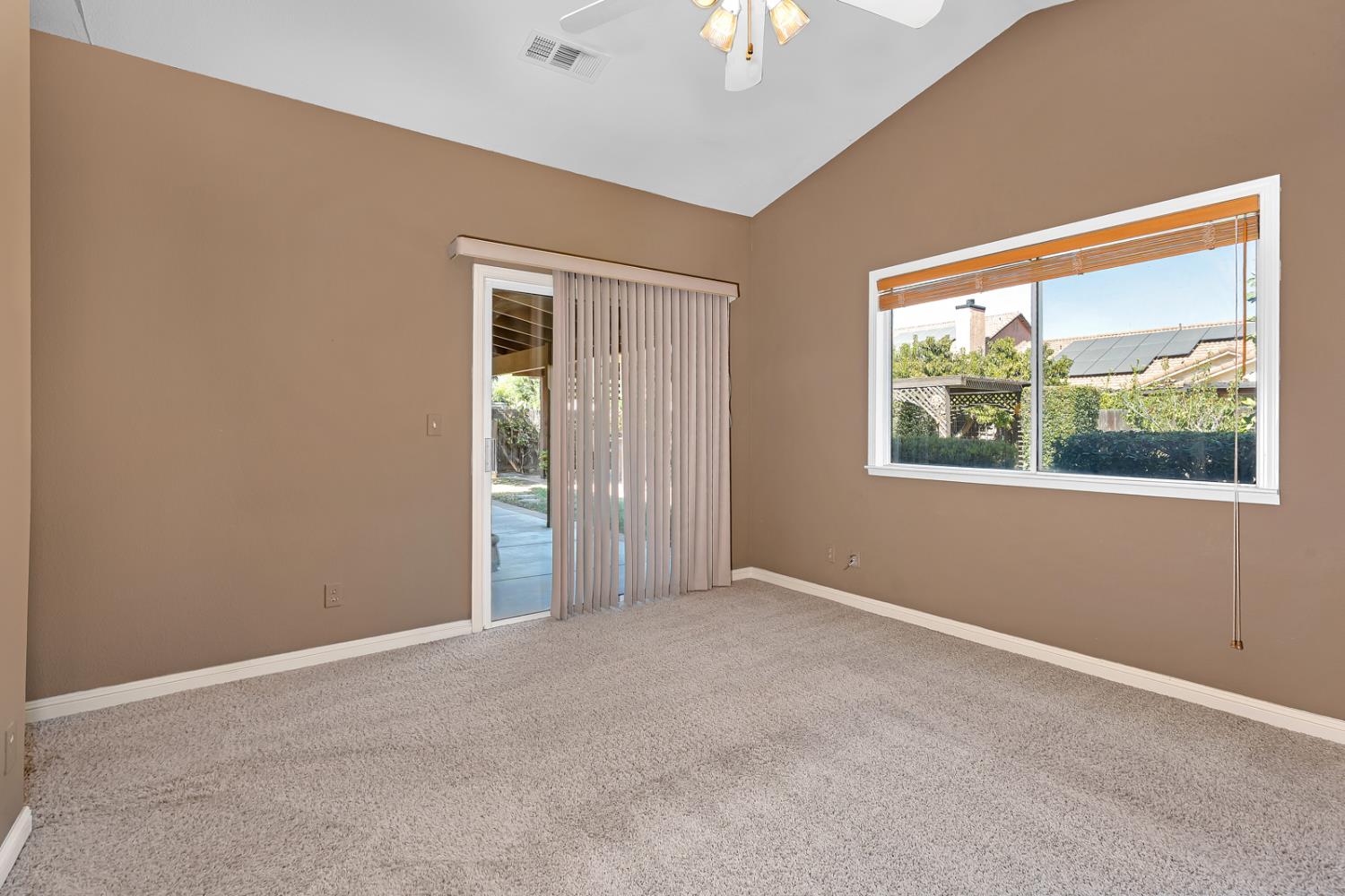 1427 Via Fraga, Gustine, CA 95322