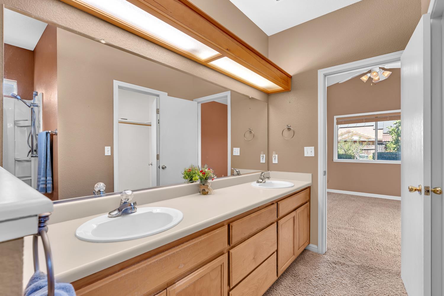 1427 Via Fraga, Gustine, CA 95322