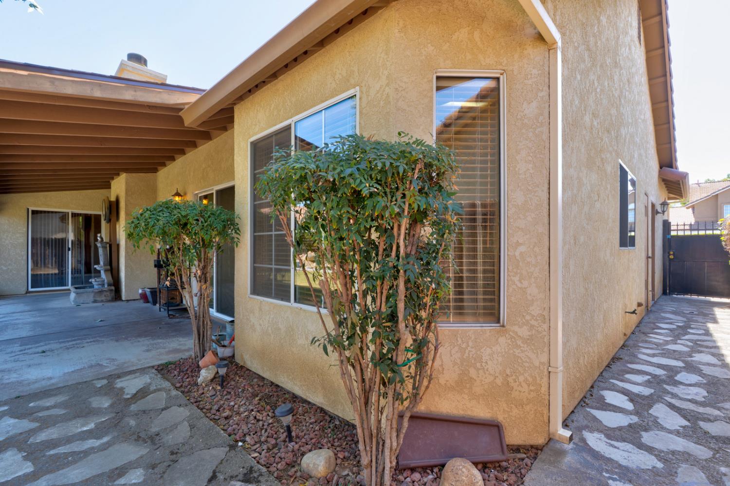 1427 Via Fraga, Gustine, CA 95322