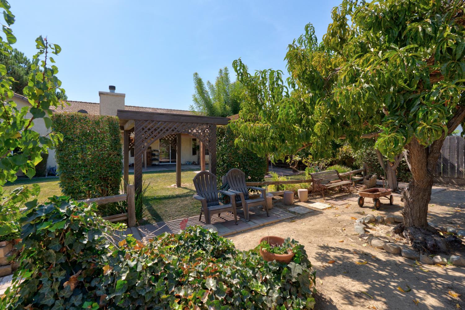 1427 Via Fraga, Gustine, CA 95322