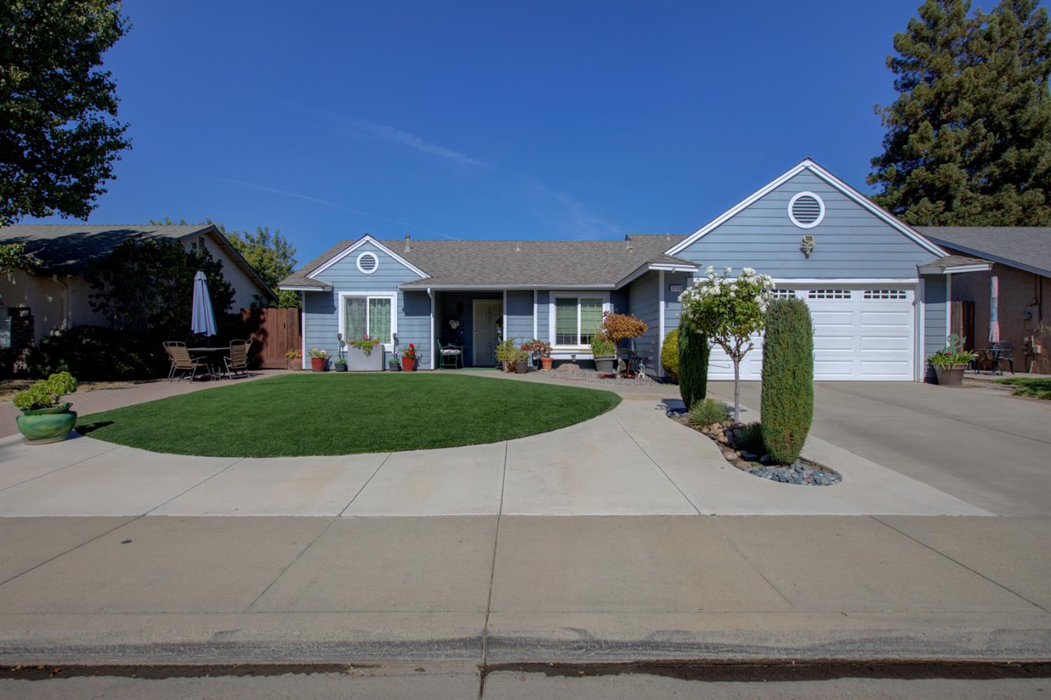 12123 Fearl Dr, Waterford, CA 95386