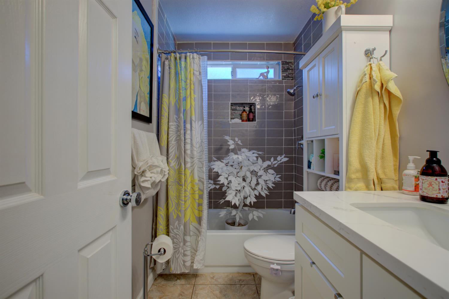 12123 Fearl Dr, Waterford, CA 95386