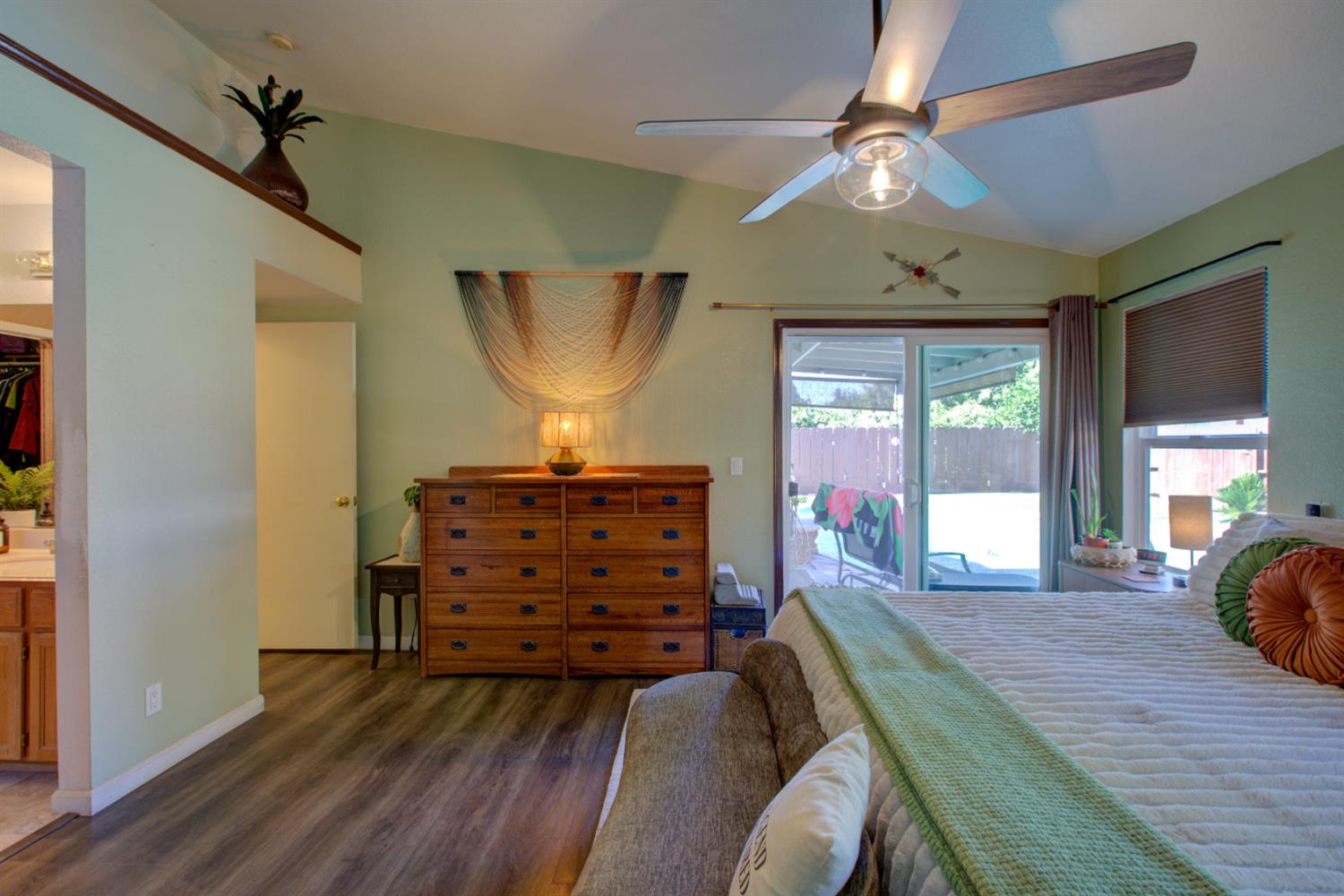 12123 Fearl Dr, Waterford, CA 95386