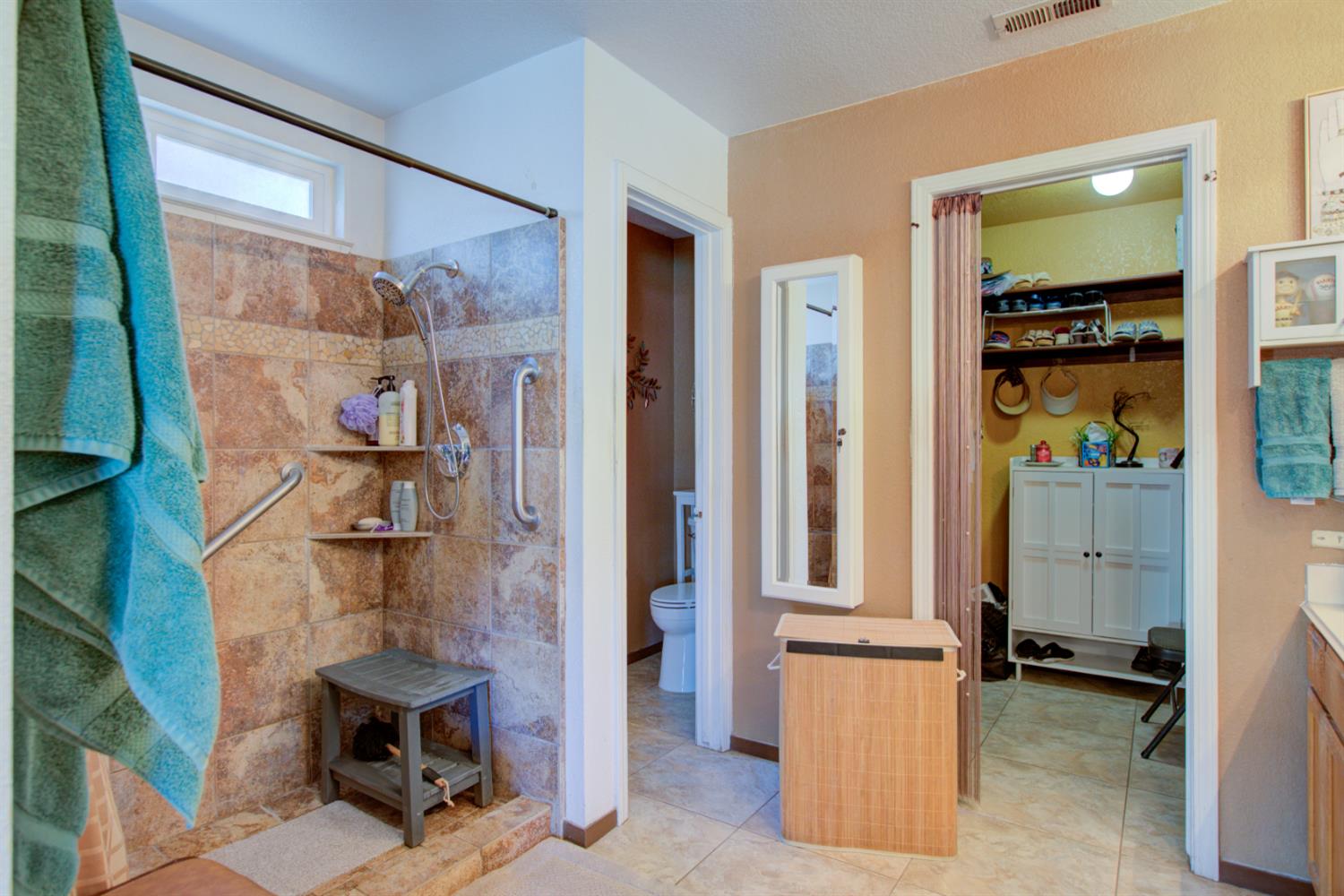 12123 Fearl Dr, Waterford, CA 95386