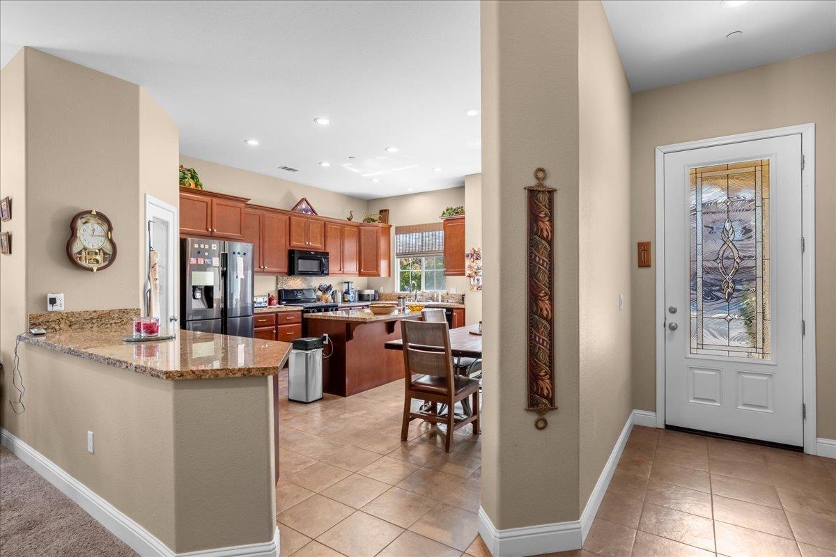 1981 Salvador Way, Manteca, CA 95336