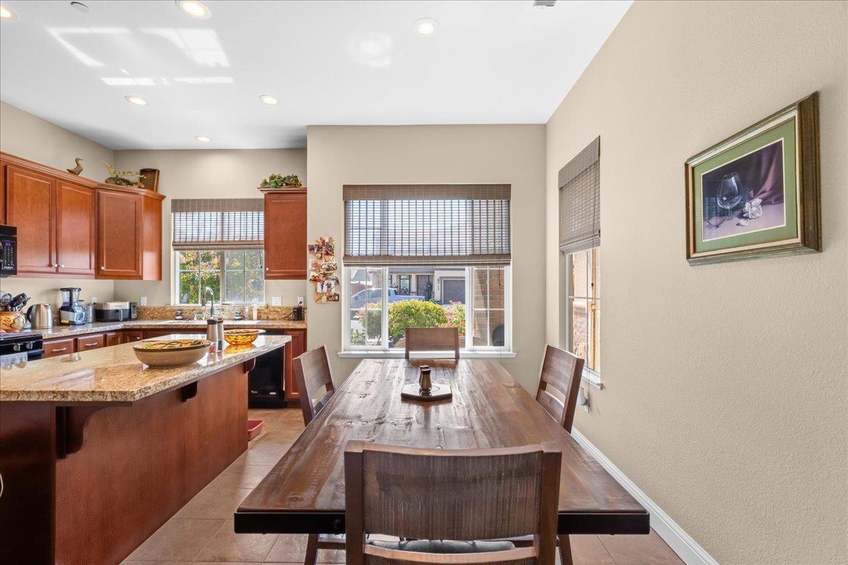 1981 Salvador Way, Manteca, CA 95336