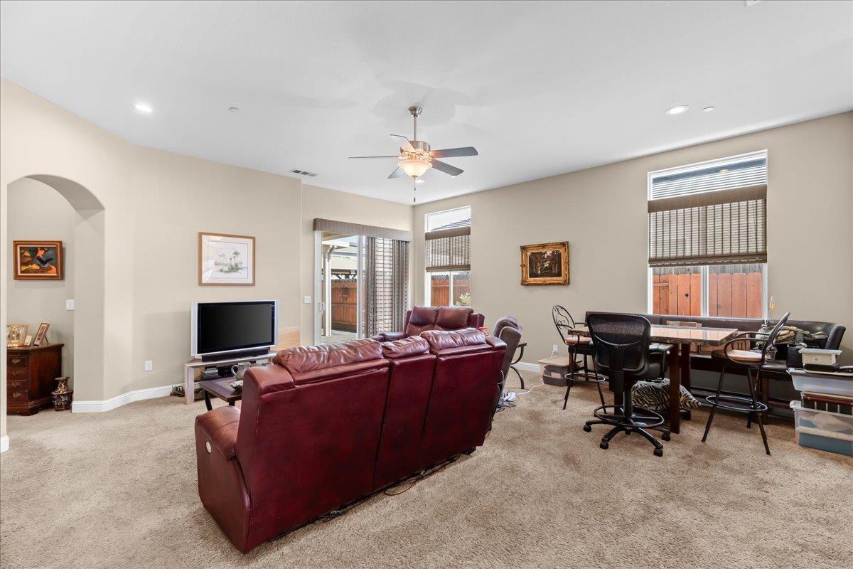 1981 Salvador Way, Manteca, CA 95336