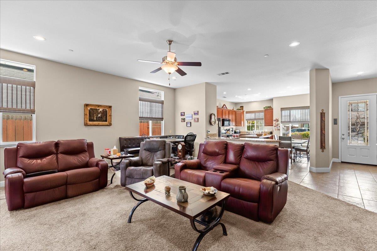 1981 Salvador Way, Manteca, CA 95336
