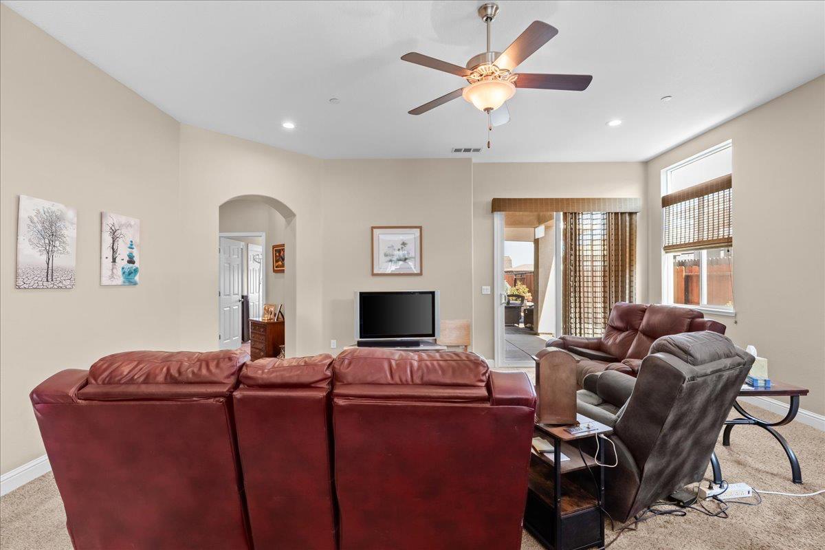 1981 Salvador Way, Manteca, CA 95336