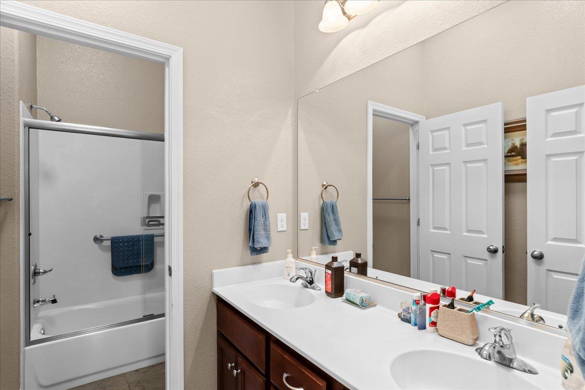 1981 Salvador Way, Manteca, CA 95336