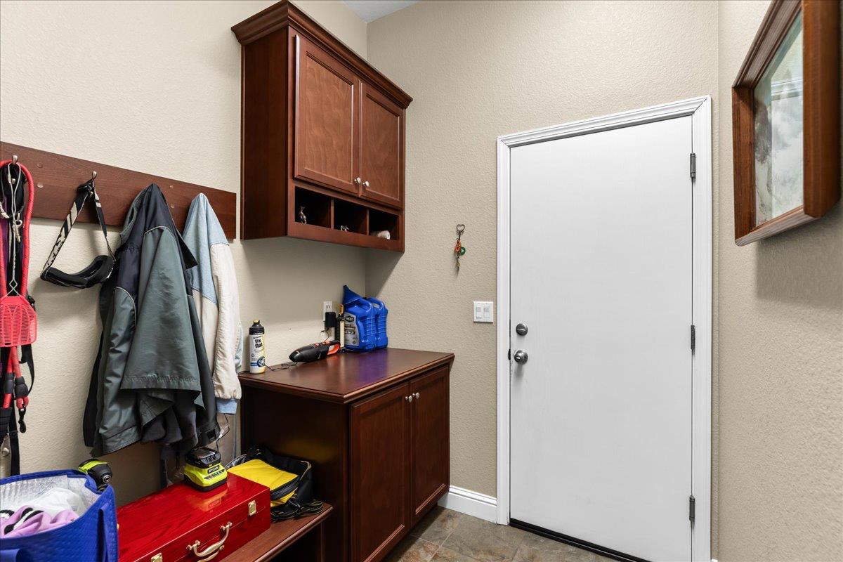 1981 Salvador Way, Manteca, CA 95336