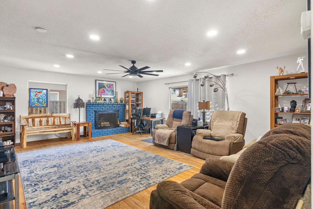 1018 Huntington Dr, Modesto, CA 95350