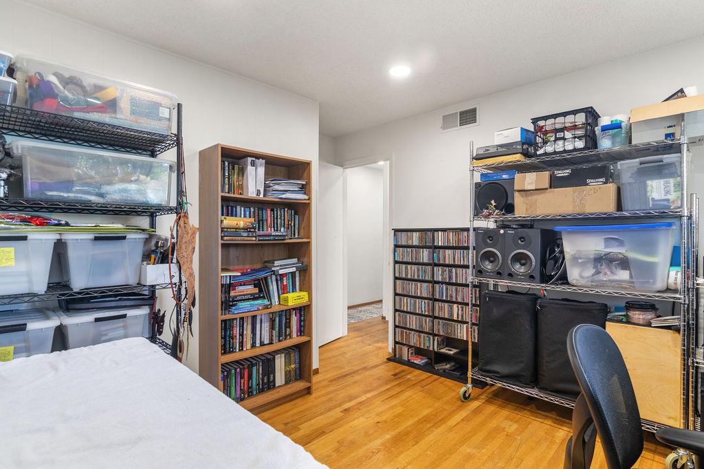 1018 Huntington Dr, Modesto, CA 95350