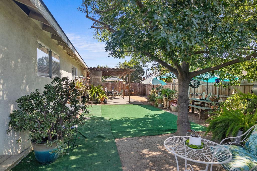 1018 Huntington Dr, Modesto, CA 95350