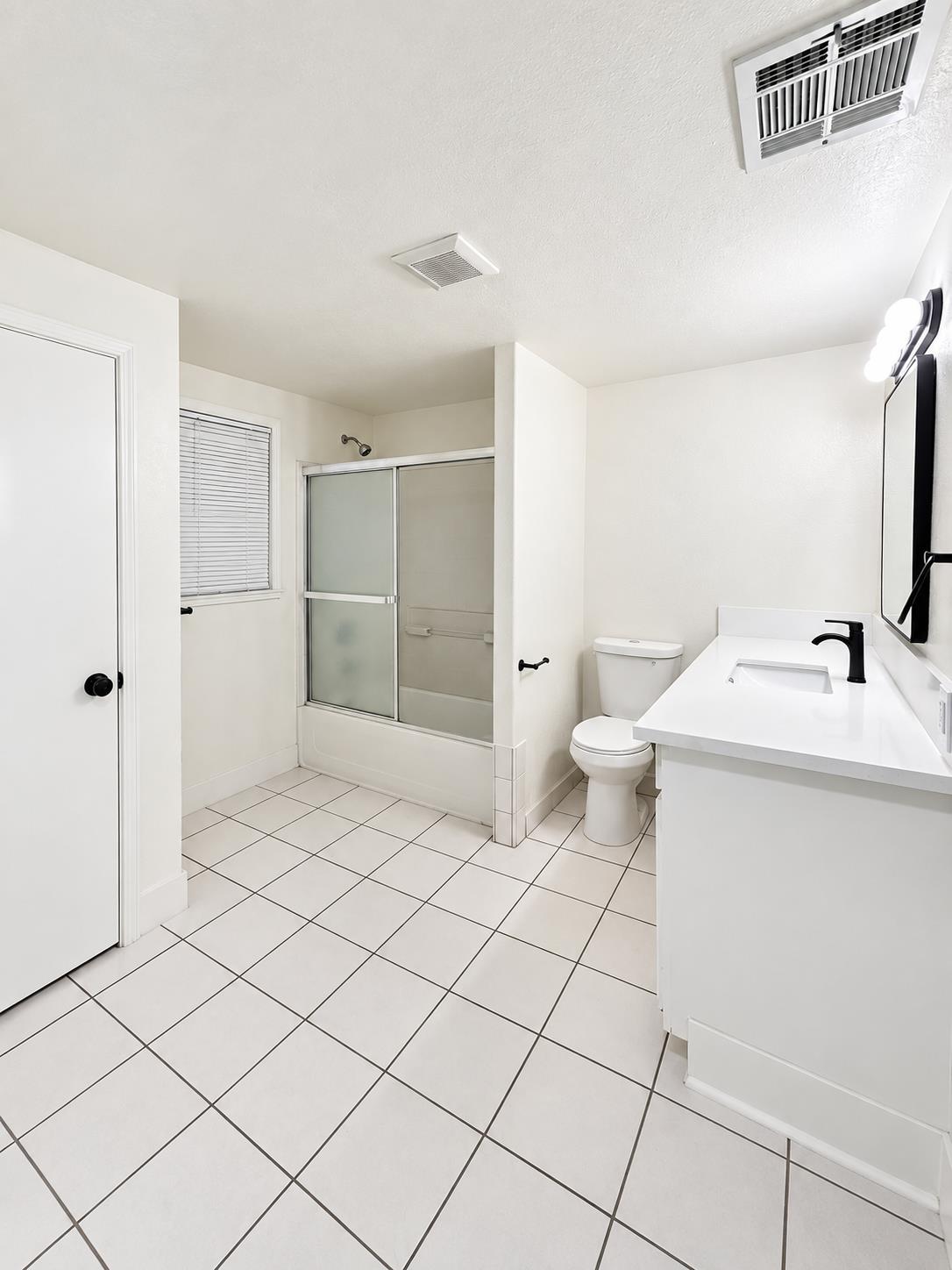 141 W Ashlan Ave, Fresno, CA 93705