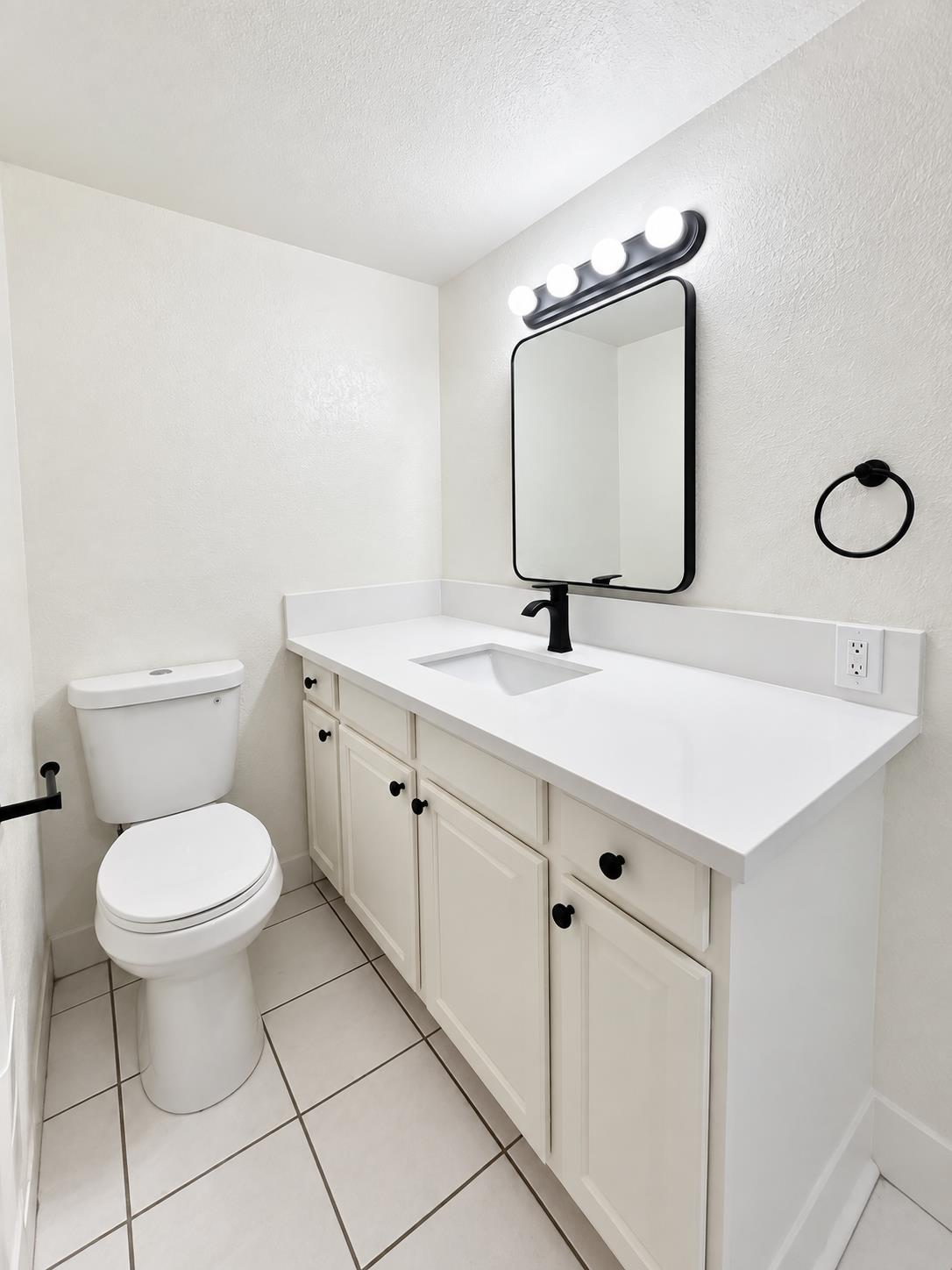 141 W Ashlan Ave, Fresno, CA 93705