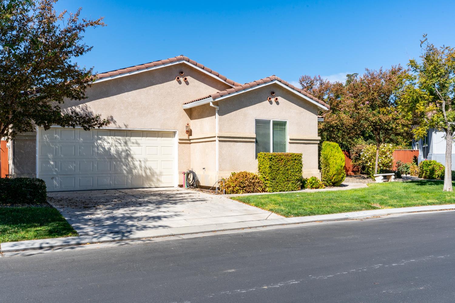 2957 La Vina Cir, Los Banos, CA 93635