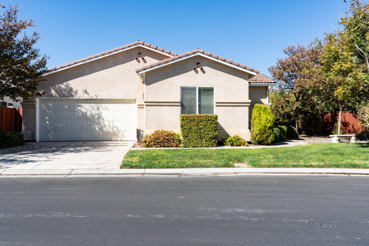 2957 La Vina Cir, Los Banos, CA 93635