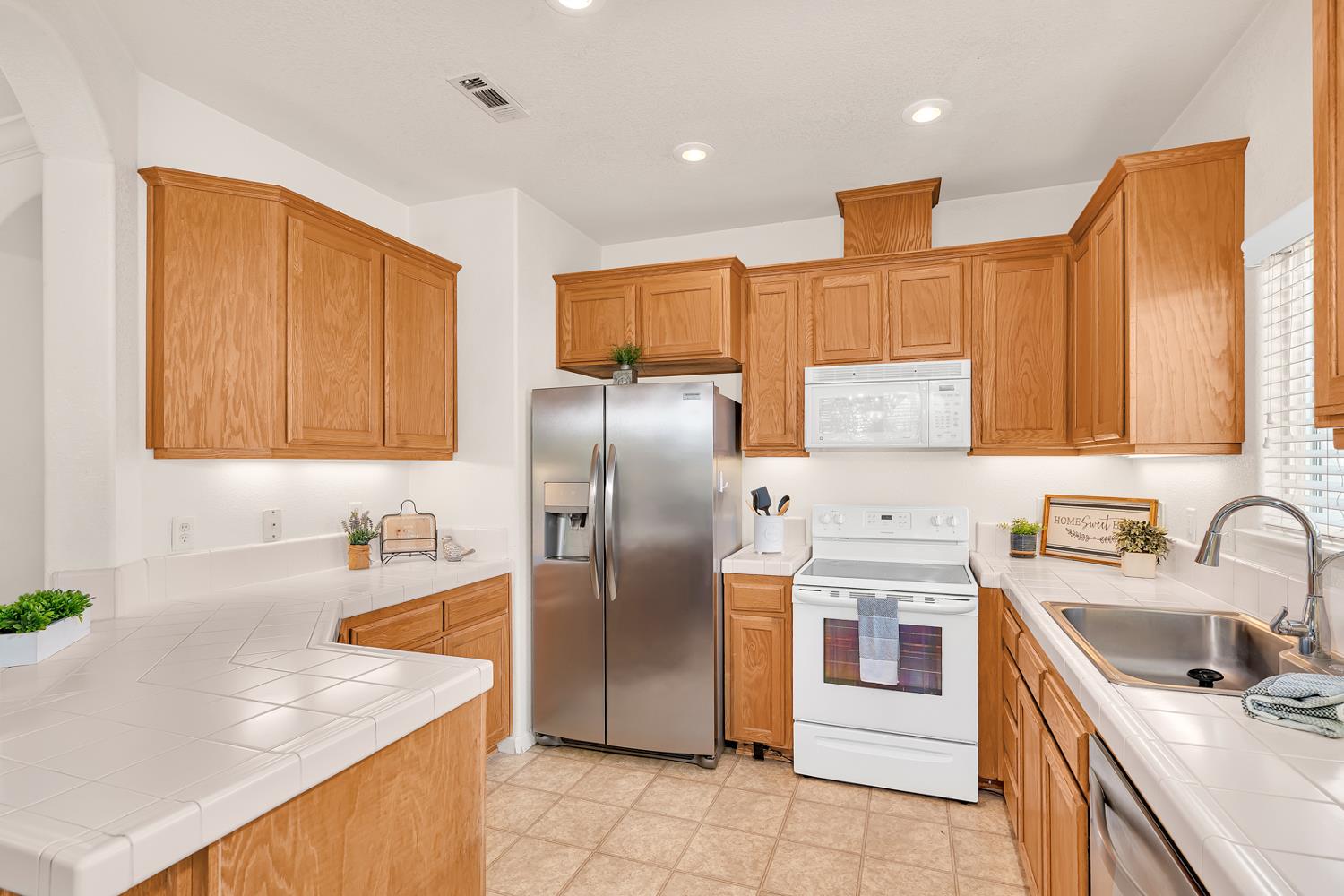 2957 La Vina Cir, Los Banos, CA 93635