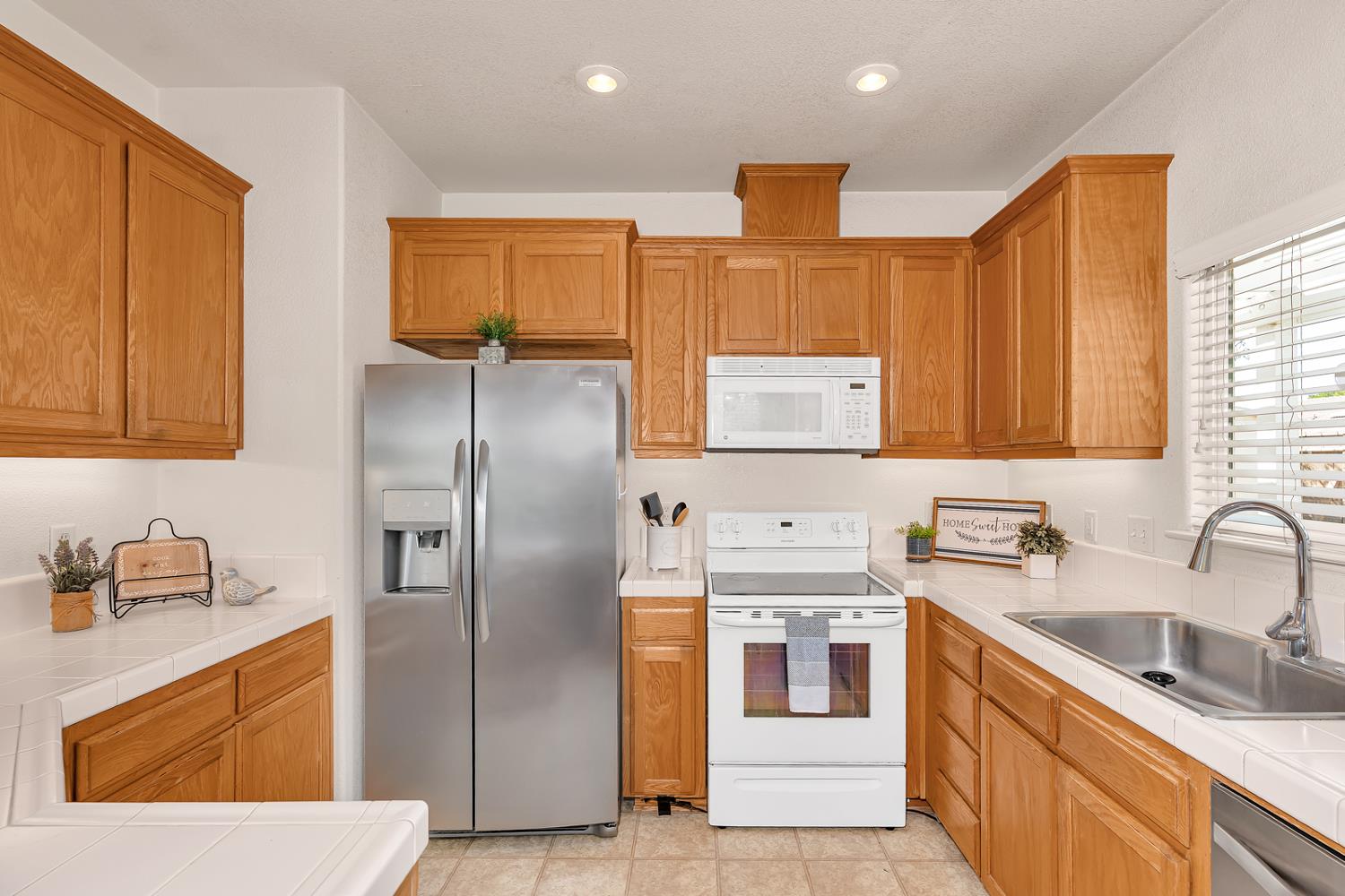 2957 La Vina Cir, Los Banos, CA 93635