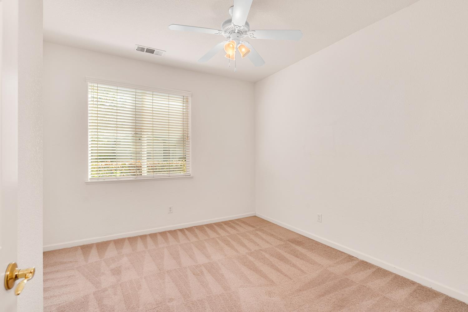 2957 La Vina Cir, Los Banos, CA 93635