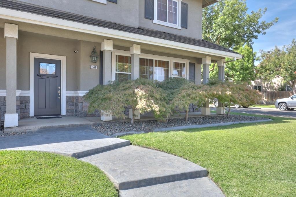 1528 Rose Garden Ct, Modesto, CA 95356