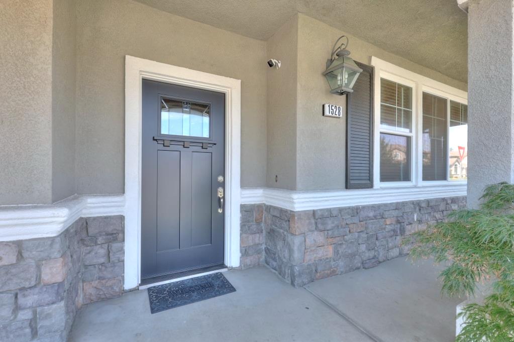 1528 Rose Garden Ct, Modesto, CA 95356