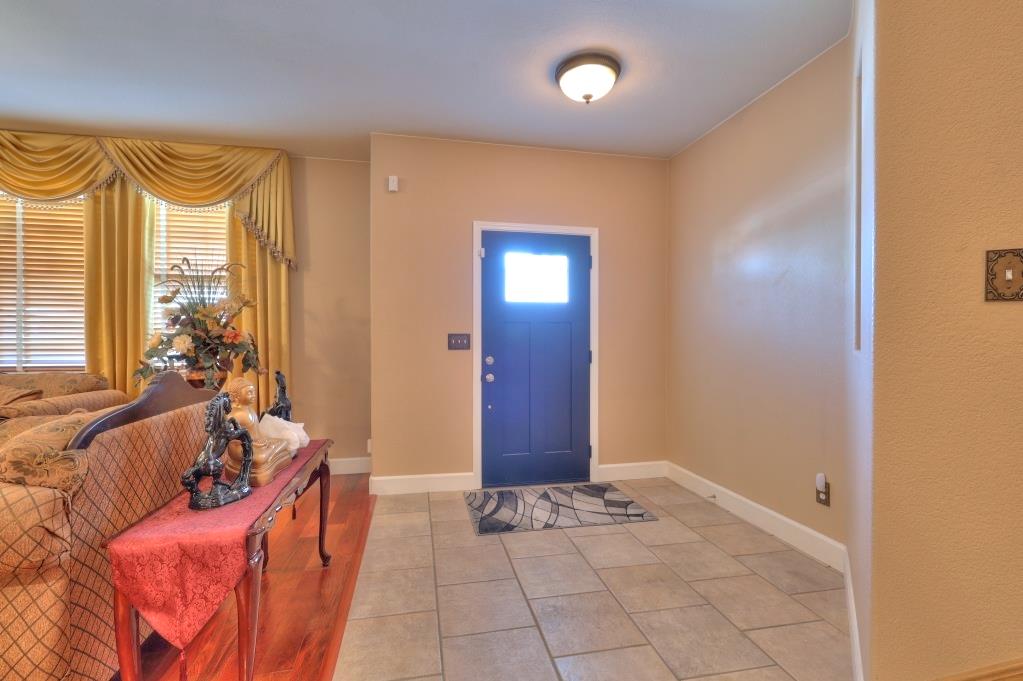 1528 Rose Garden Ct, Modesto, CA 95356