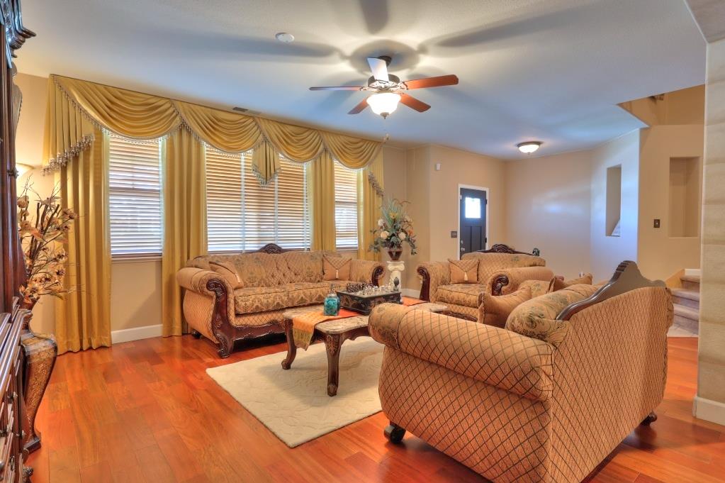 1528 Rose Garden Ct, Modesto, CA 95356