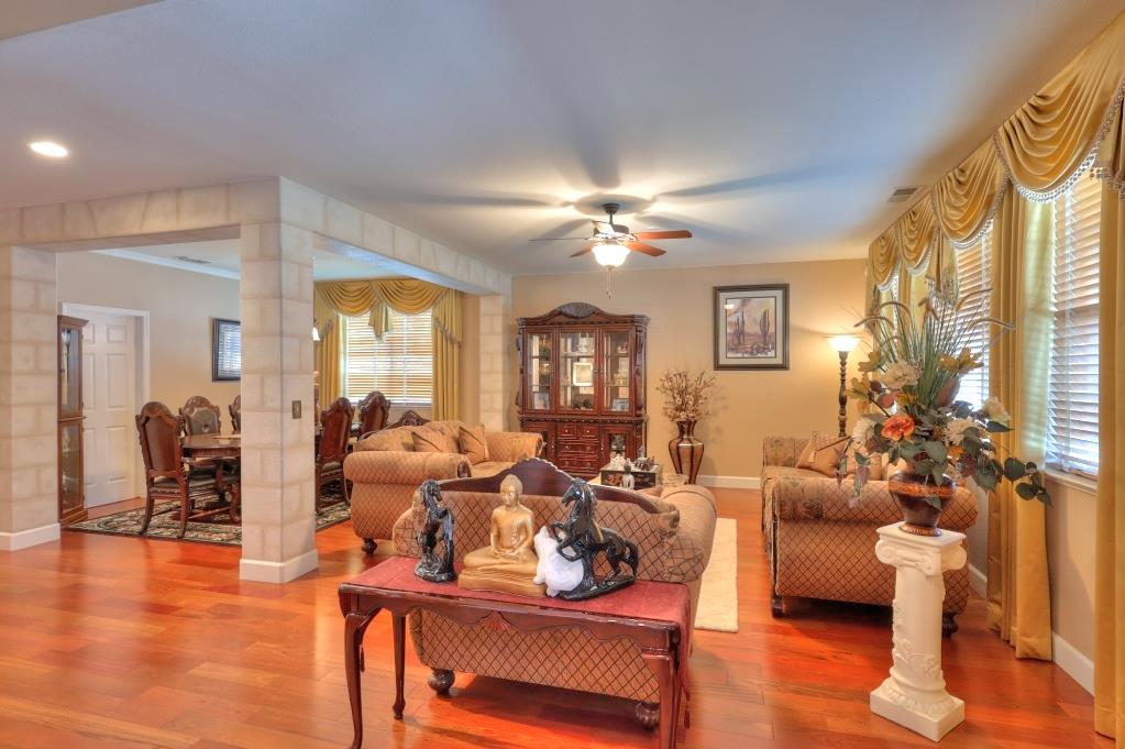 1528 Rose Garden Ct, Modesto, CA 95356