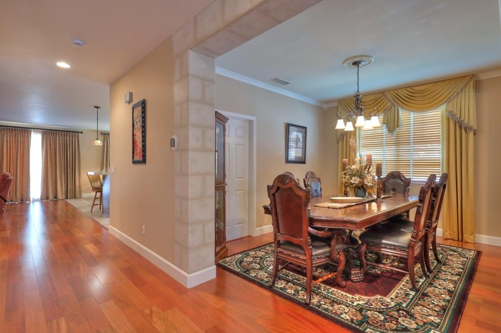 1528 Rose Garden Ct, Modesto, CA 95356