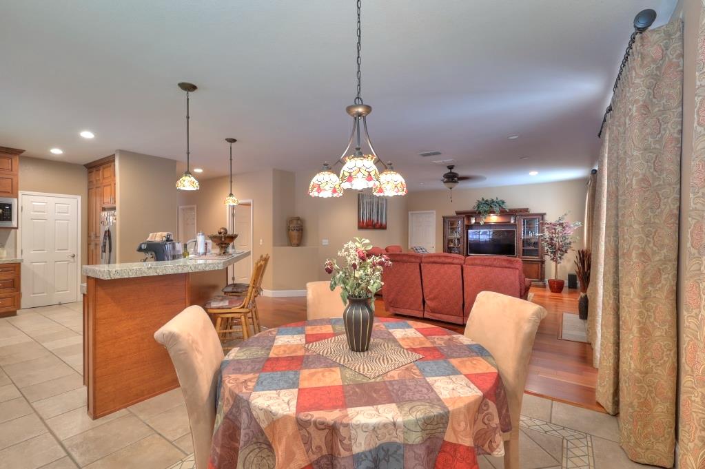 1528 Rose Garden Ct, Modesto, CA 95356