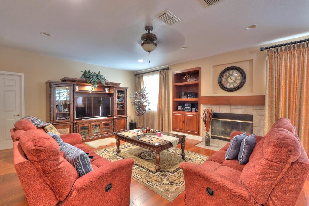 1528 Rose Garden Ct, Modesto, CA 95356