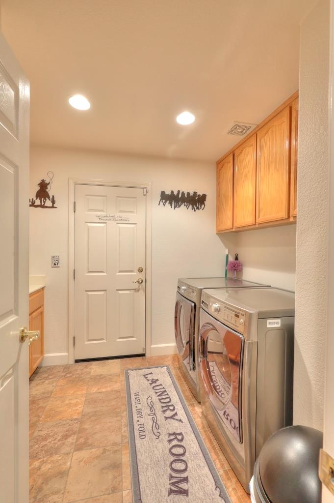 1528 Rose Garden Ct, Modesto, CA 95356