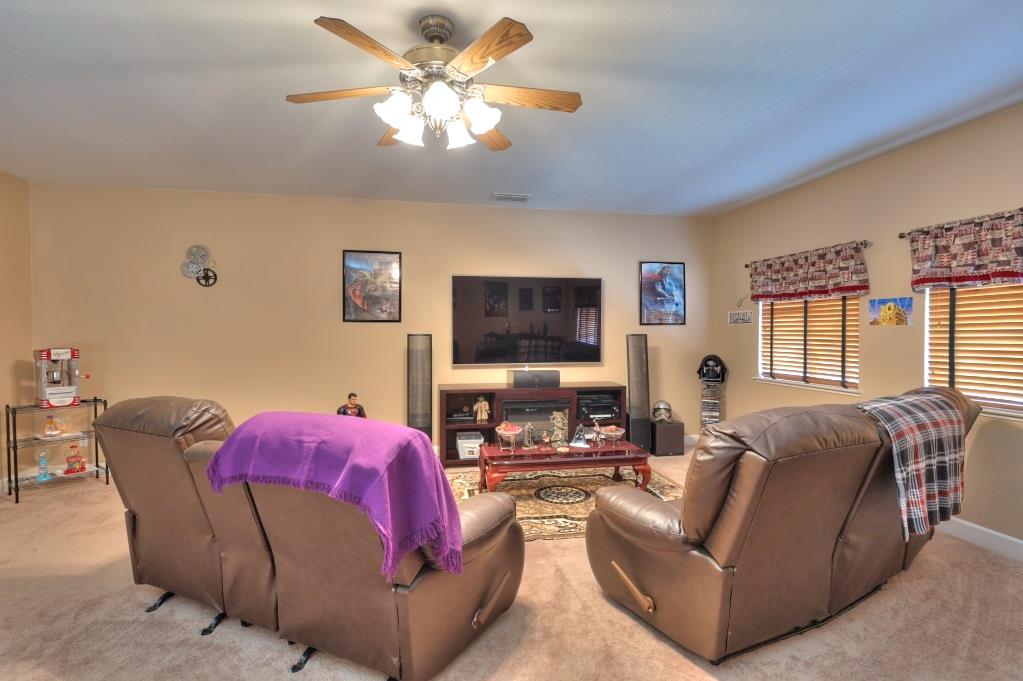 1528 Rose Garden Ct, Modesto, CA 95356