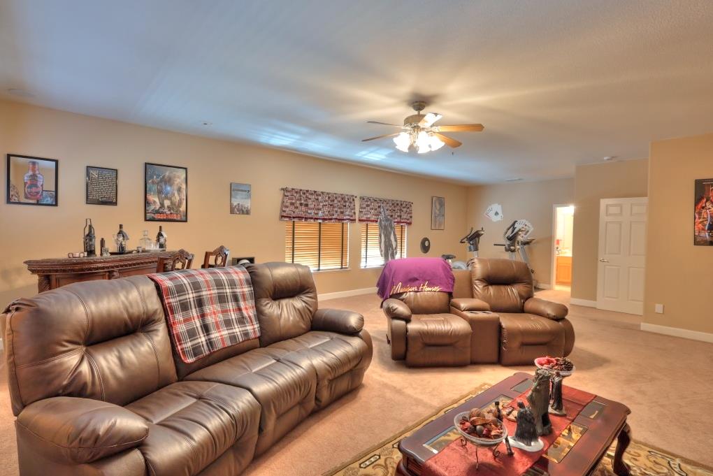 1528 Rose Garden Ct, Modesto, CA 95356