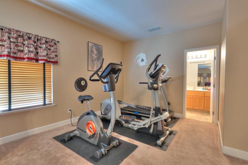 1528 Rose Garden Ct, Modesto, CA 95356