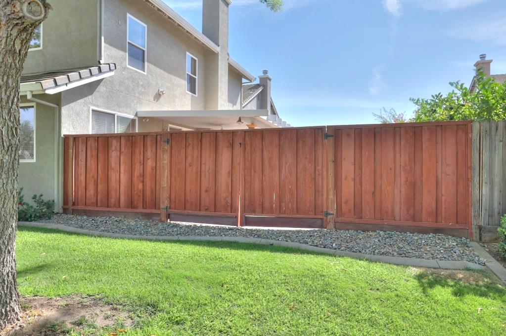 1528 Rose Garden Ct, Modesto, CA 95356