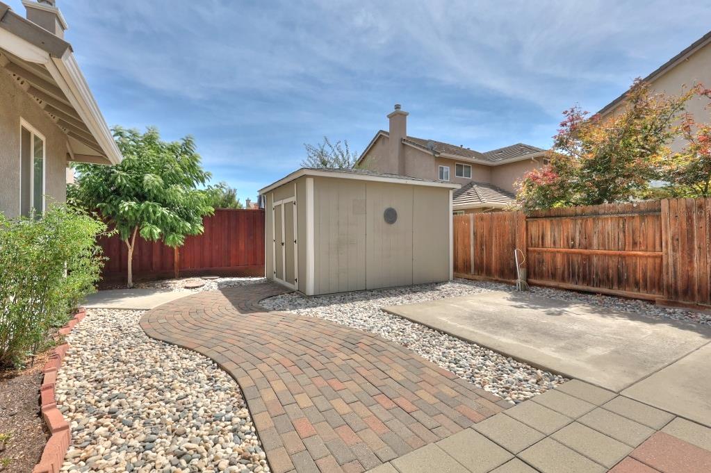 1528 Rose Garden Ct, Modesto, CA 95356