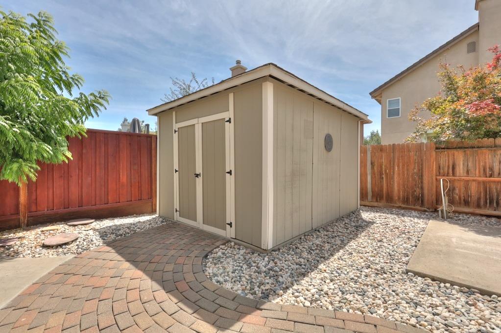 1528 Rose Garden Ct, Modesto, CA 95356