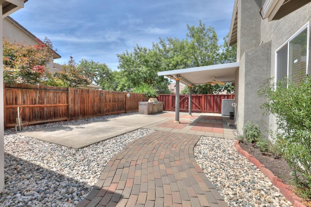 1528 Rose Garden Ct, Modesto, CA 95356