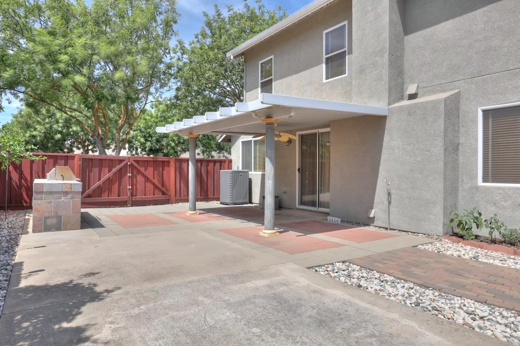 1528 Rose Garden Ct, Modesto, CA 95356