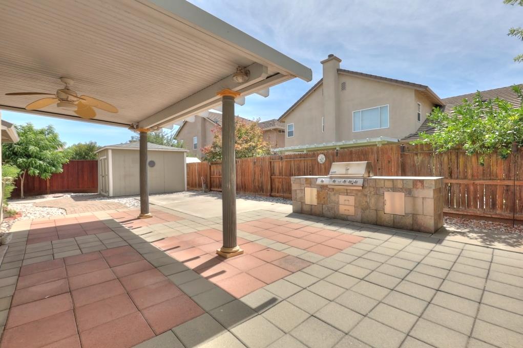 1528 Rose Garden Ct, Modesto, CA 95356