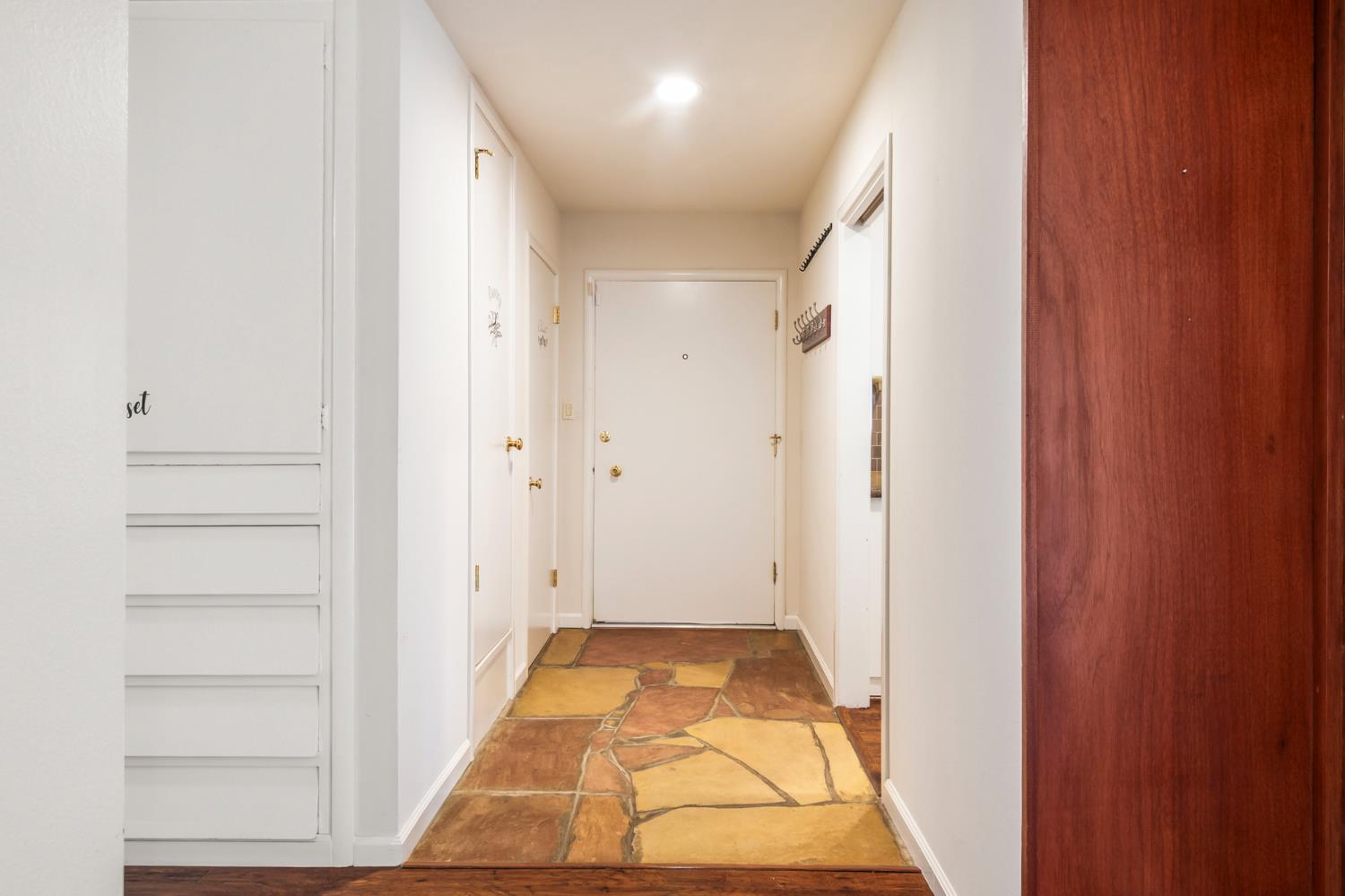 1310 Del Vale Ave, Modesto, CA 95350