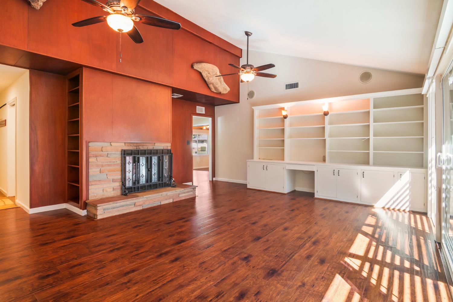 1310 Del Vale Ave, Modesto, CA 95350