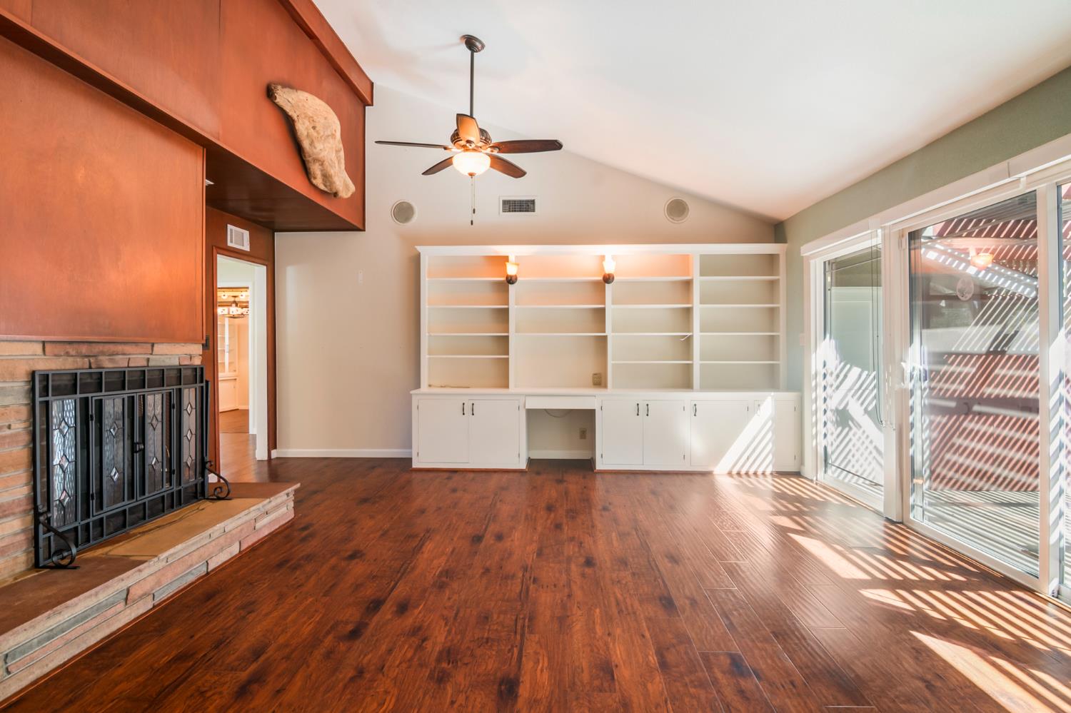 1310 Del Vale Ave, Modesto, CA 95350