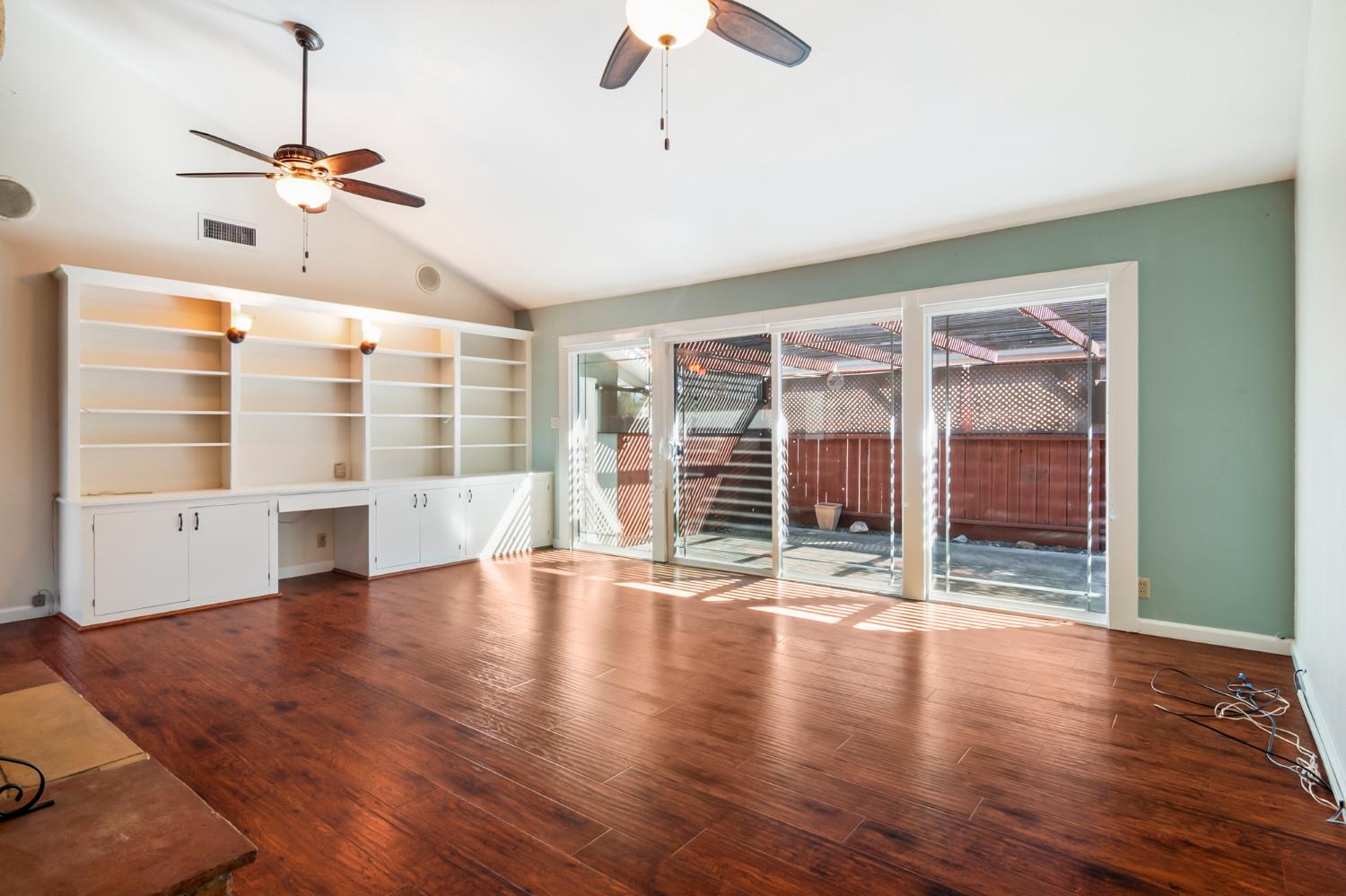 1310 Del Vale Ave, Modesto, CA 95350