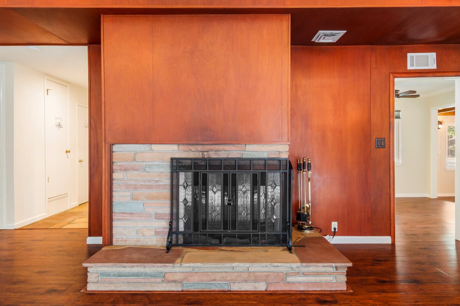 1310 Del Vale Ave, Modesto, CA 95350
