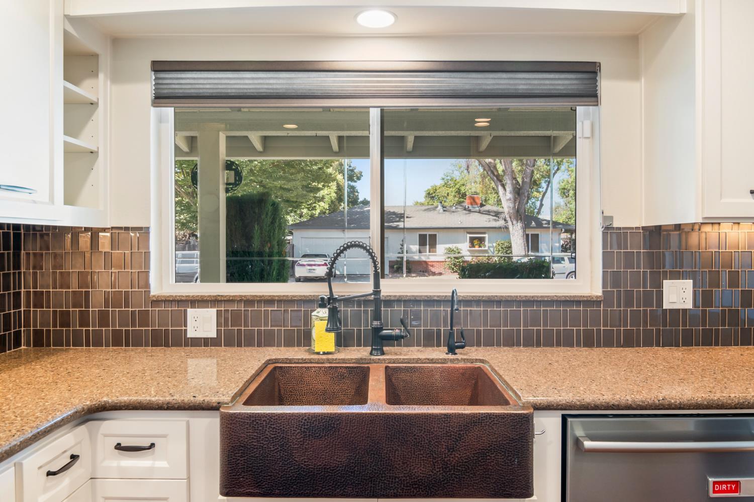1310 Del Vale Ave, Modesto, CA 95350