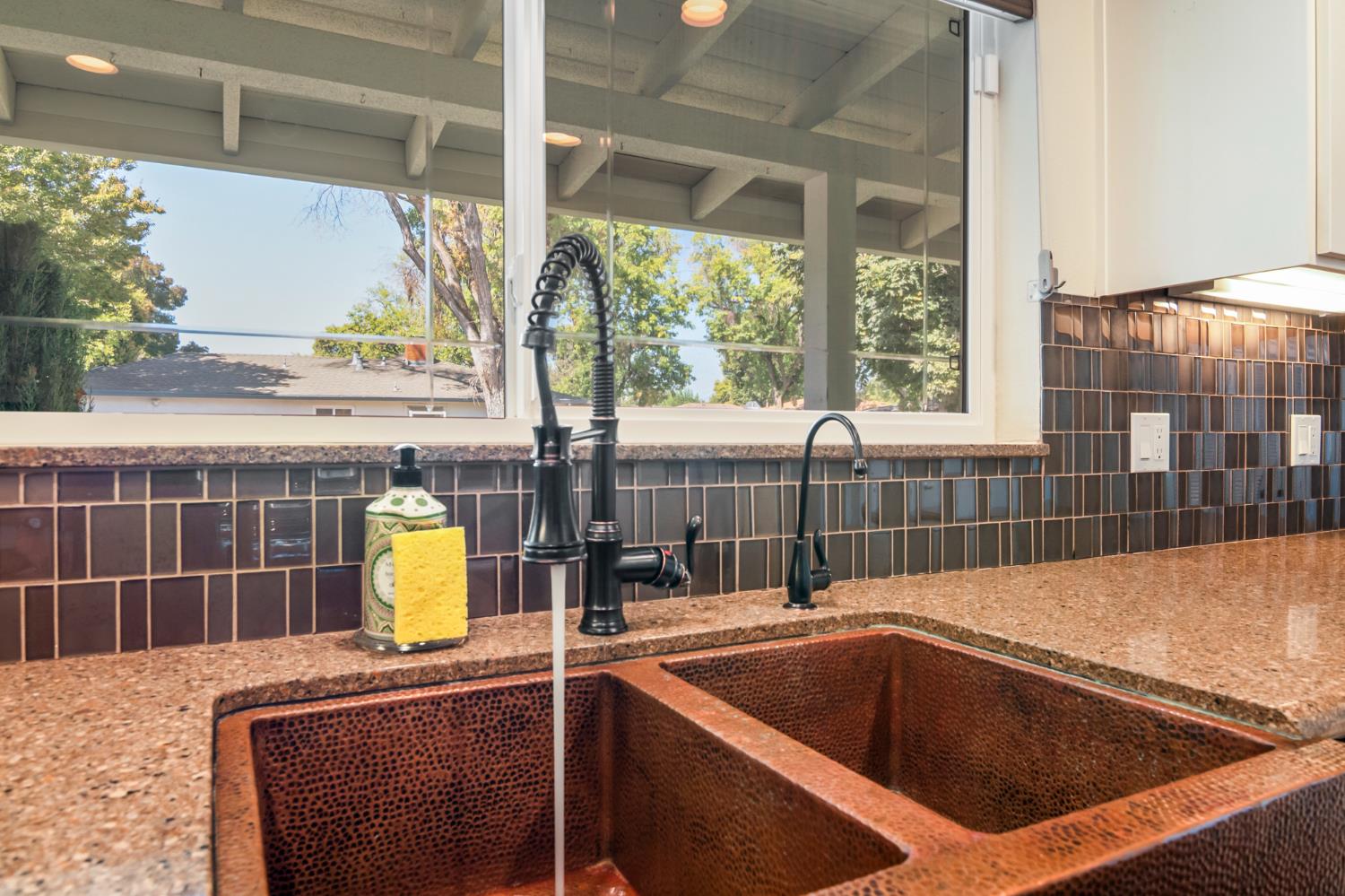 1310 Del Vale Ave, Modesto, CA 95350